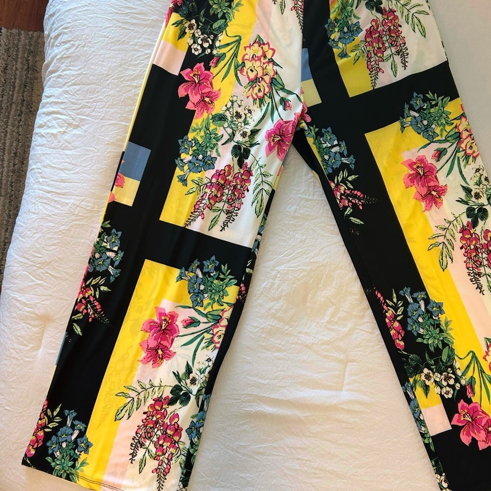 Melissa Paige Large Colorful Floral Patterned Wide-lLeg Pants